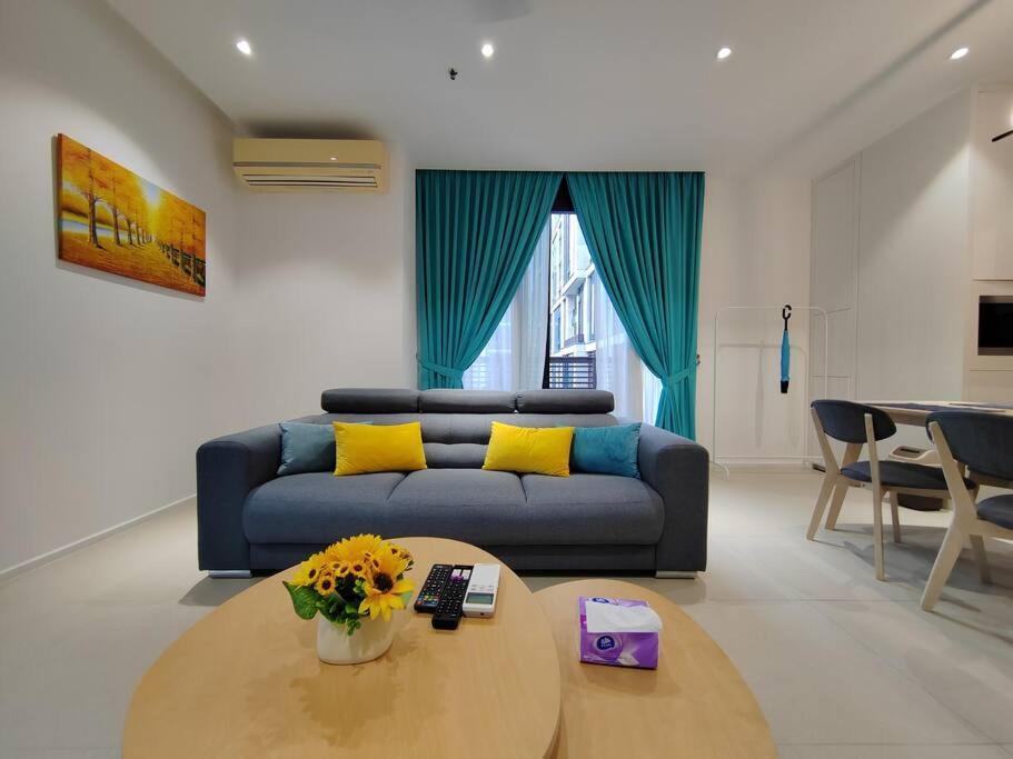 Pangsapuri Arcoris Mont Kiara 11# Deluxe One Bedroom With Private Terrace #1-3pax Kl Kuala Lumpur