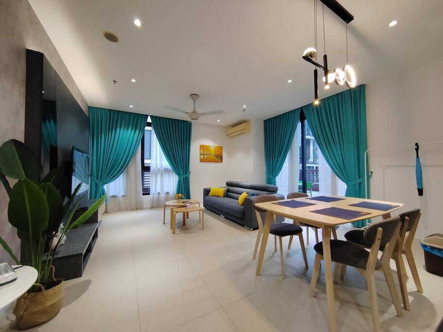 Pangsapuri Arcoris Mont Kiara 11# Deluxe One Bedroom With Private Terrace #1-3pax Kl Kuala Lumpur